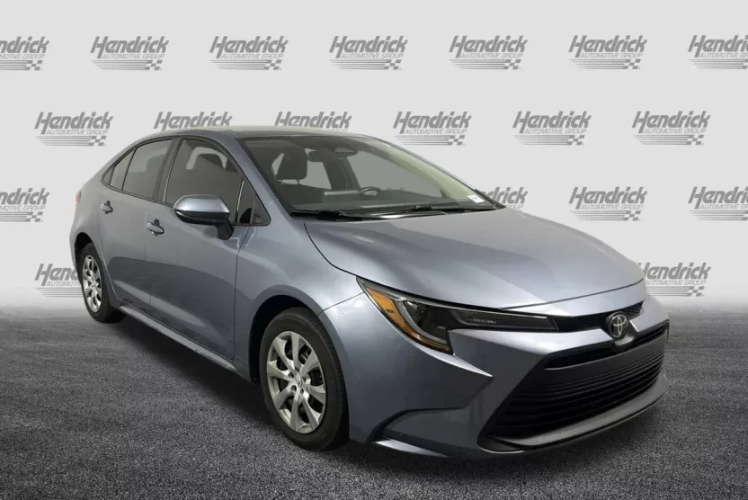 2024 Toyota Corolla LE photo 1