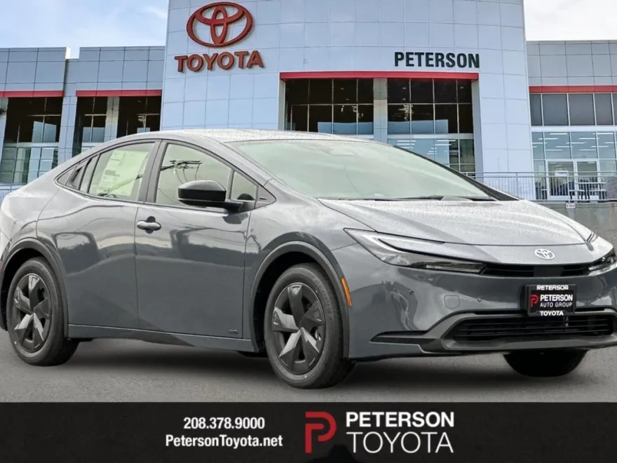 2026 Toyota Prius LE photo 1