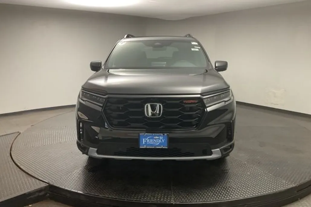 2025 Honda Pilot TrailSport photo 1