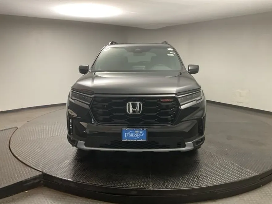 2025 Honda Pilot TrailSport photo 1