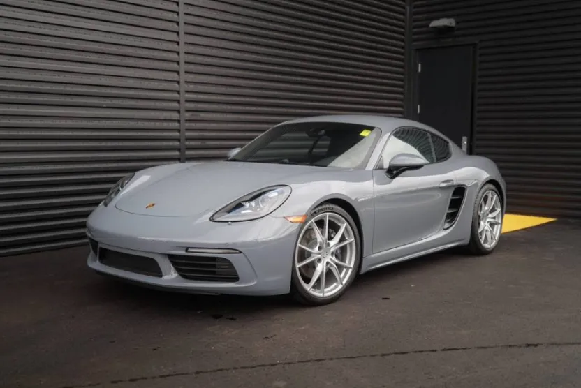 2025 Porsche Cayman photo 1