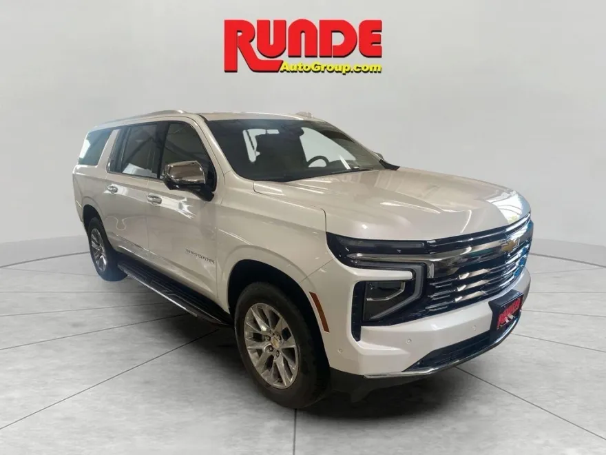 2025 Chevrolet Suburban Premier photo 1