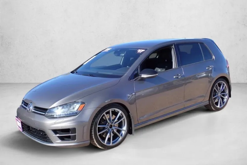 2017 Volkswagen Golf R Base photo 1