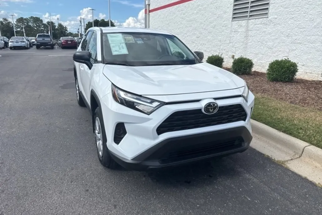 2025 Toyota RAV4 LE photo 1