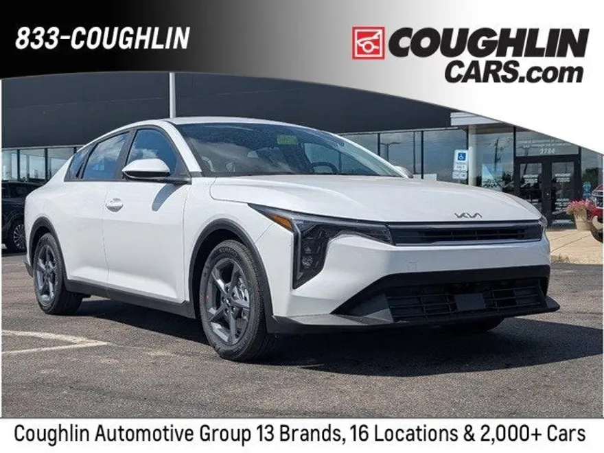 2025 Kia K4 LXS photo 1