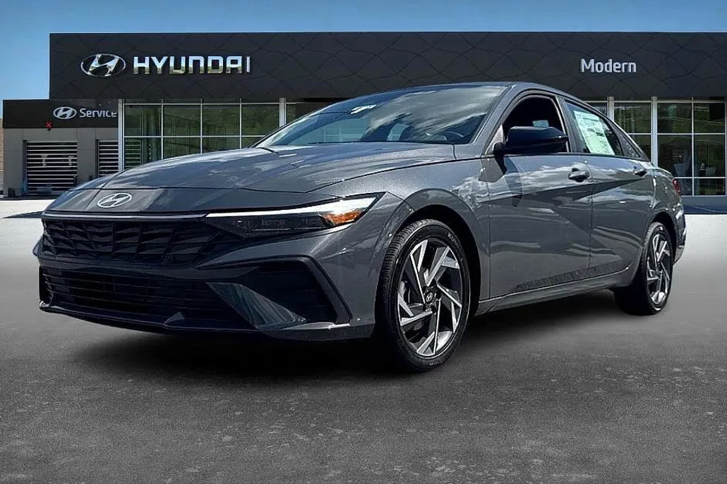2025 Hyundai Elantra SEL Sport photo 1