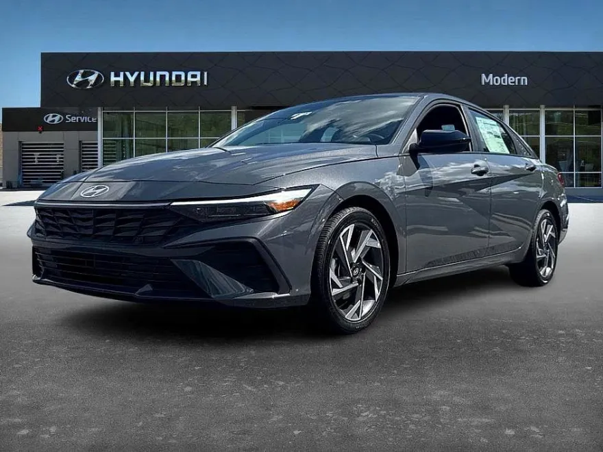 2025 Hyundai Elantra SEL Sport photo 1