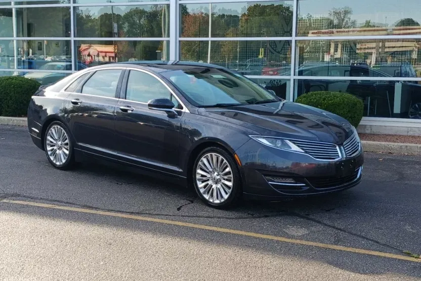 2014 Lincoln MKZ Base photo 1