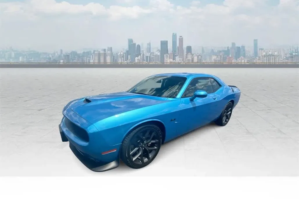 2023 Dodge Challenger R/T photo 1