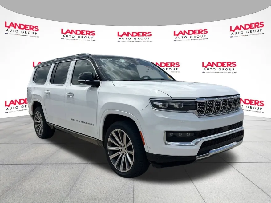 2023 Jeep Grand Wagoneer L II photo 1