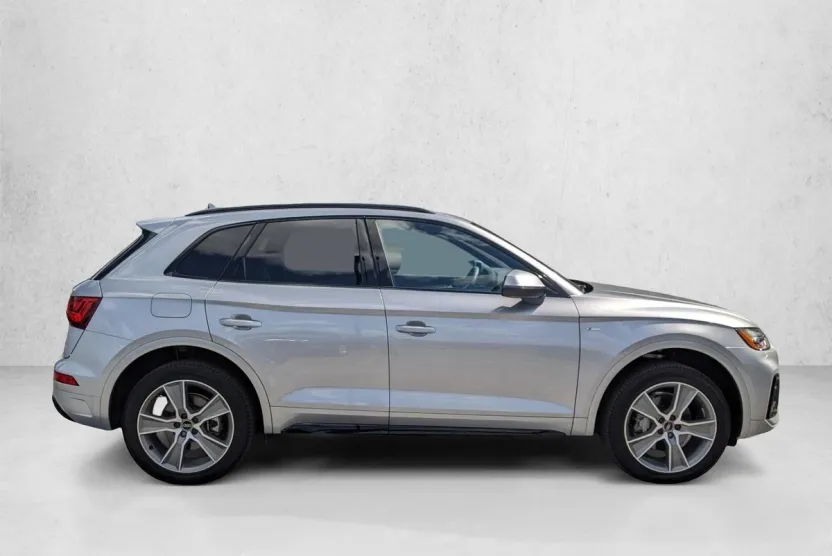 2025 Audi Q5 S line Premium 45 TFSI photo 1