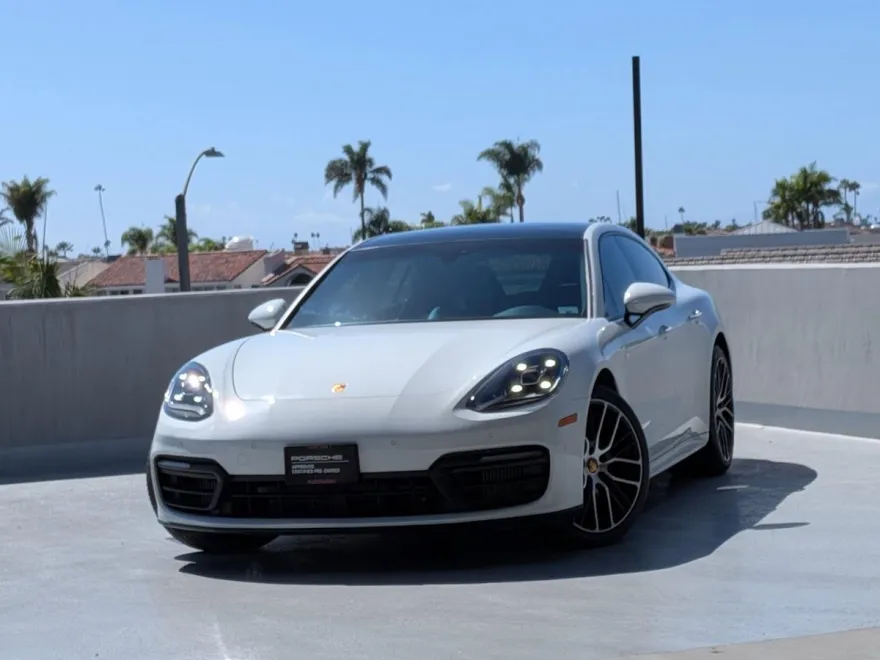 2022 Porsche Panamera 4 photo 1