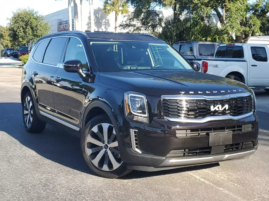 2022 Kia Telluride S photo 1