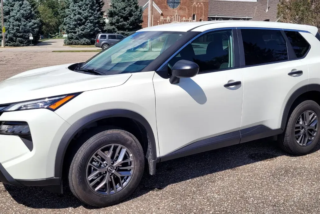 2025 Nissan Rogue S photo 1