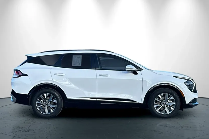 2024 Kia Sportage SX photo 1
