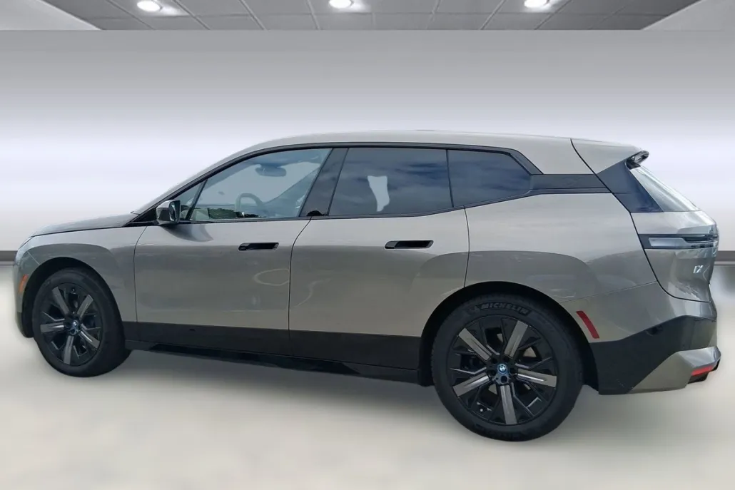 2024 Bmw iX photo 1