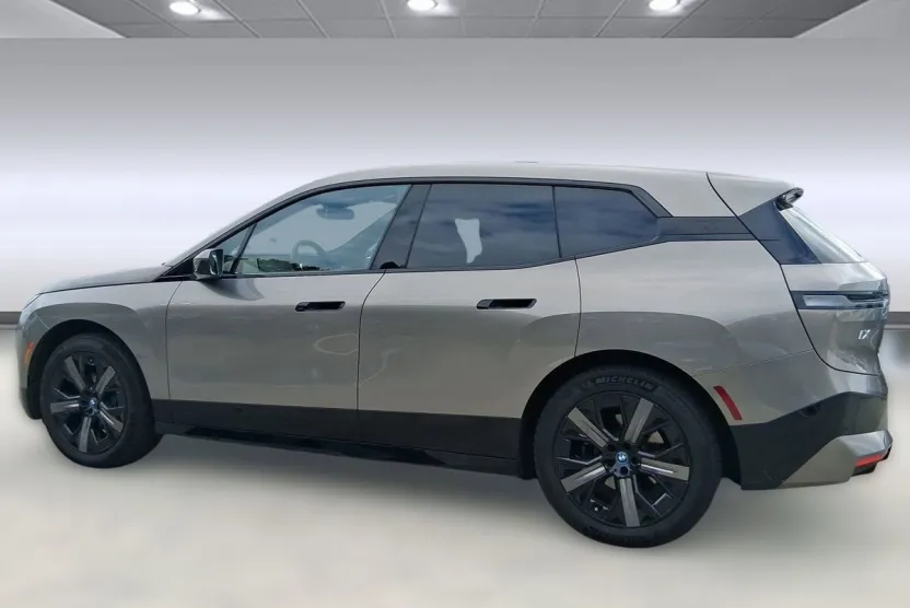 2024 Bmw iX photo 1
