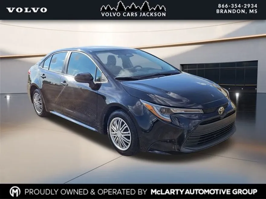 2024 Toyota Corolla LE photo 1