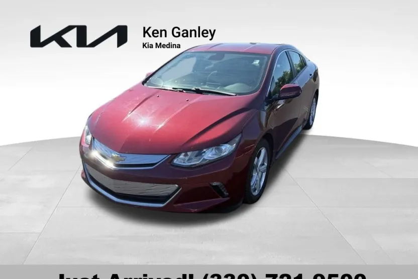 2017 Chevrolet Volt LT photo 1