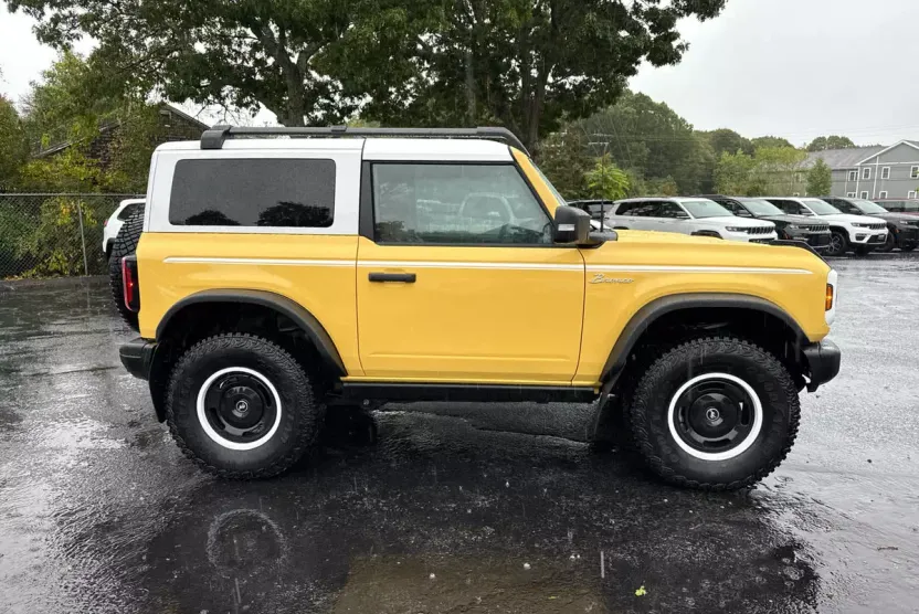 2024 Ford Bronco Heritage Limited First Edition photo 1