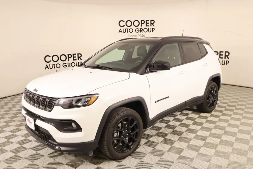 2024 Jeep Compass Latitude photo 1