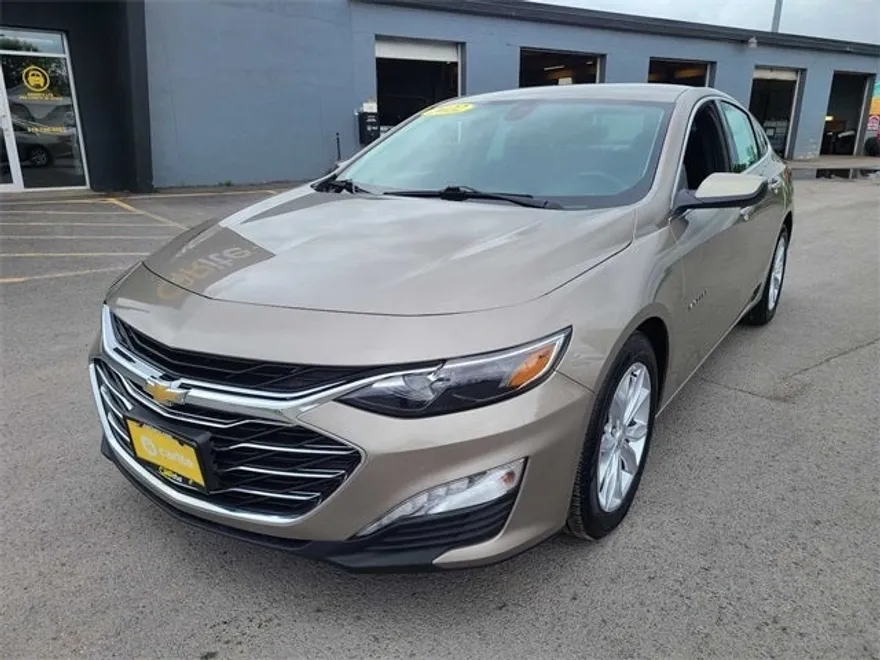 2022 Chevrolet Malibu 1LT photo 1
