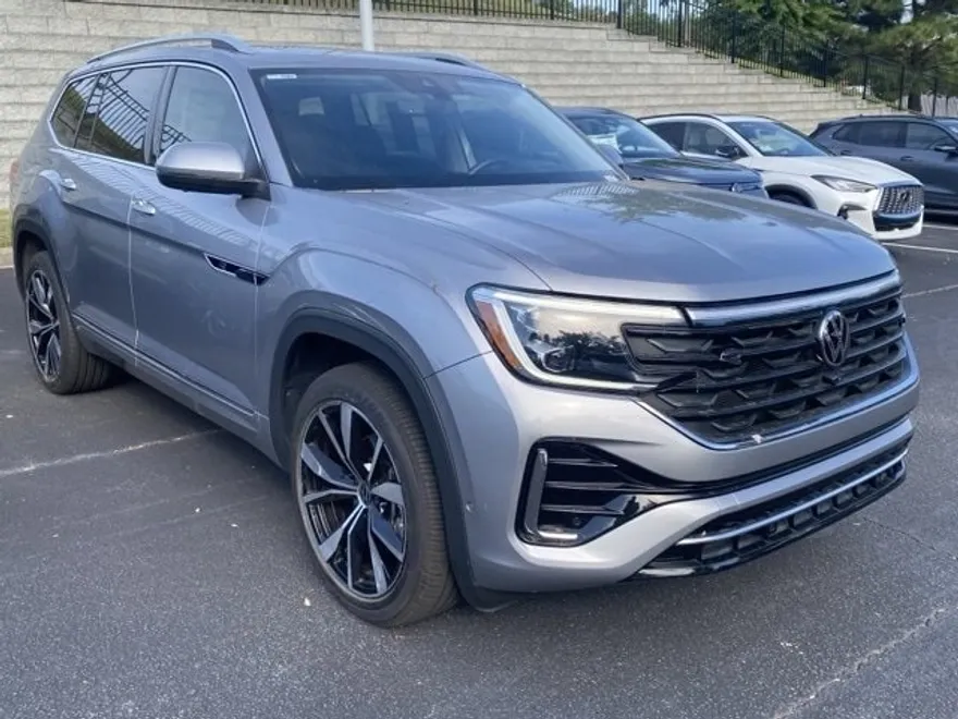2024 Volkswagen Atlas SEL Premium R-Line photo 1