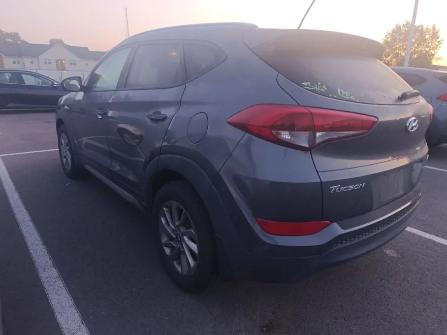 2017 Hyundai Tucson SE photo 1