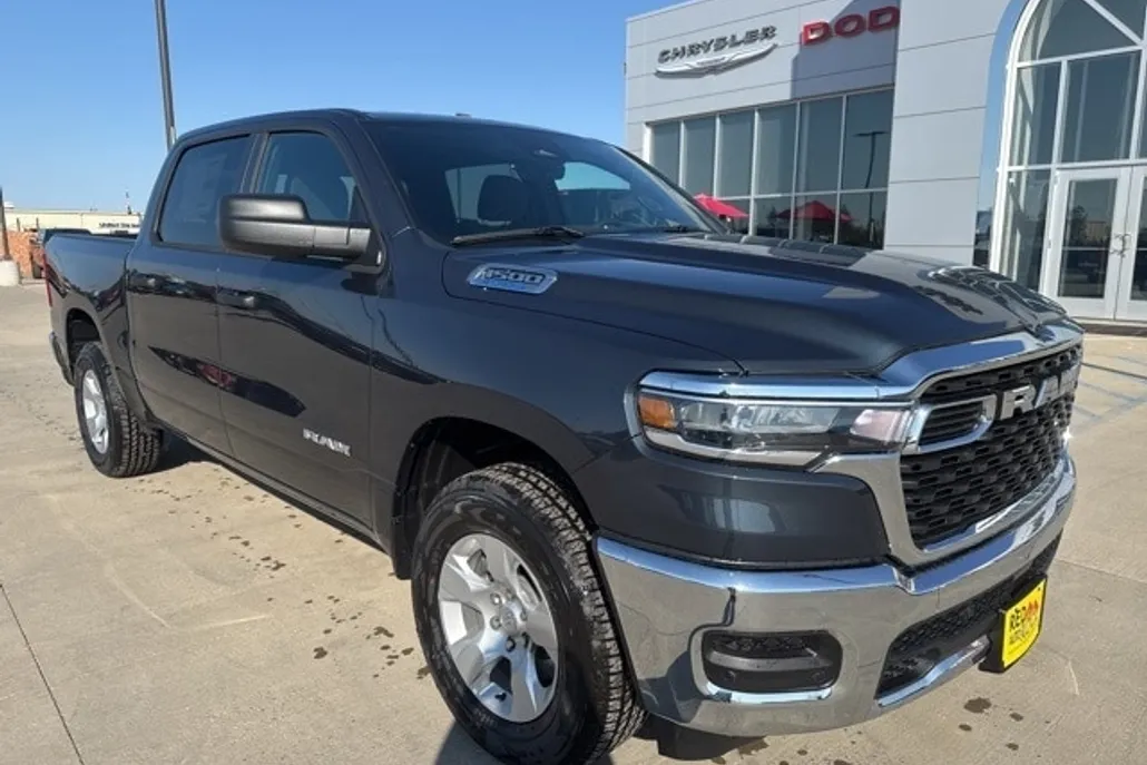 2025 Ram 1500 Tradesman photo 1