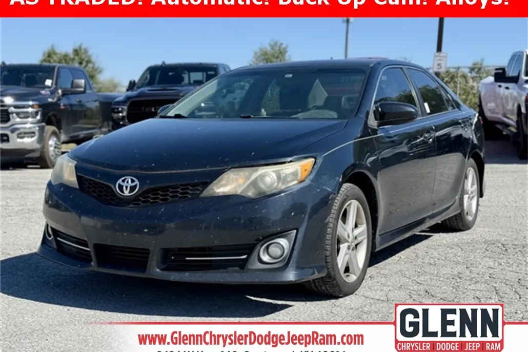 2014 Toyota Camry SE photo 1