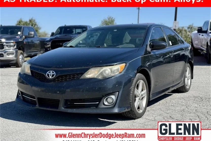 2014 Toyota Camry SE photo 1