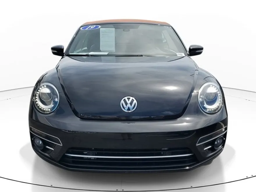 2019 Volkswagen Beetle Convertible Final Edition SE photo 1