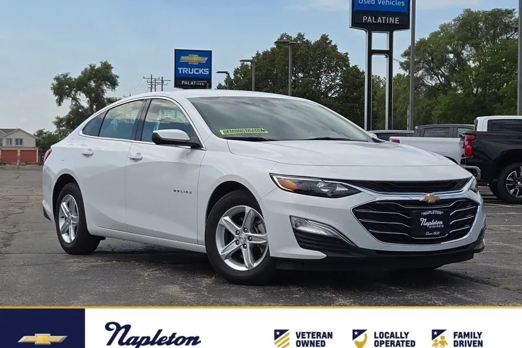 2025 Chevrolet Malibu LS photo 1