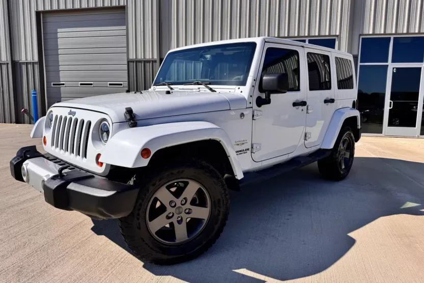2013 Jeep Wrangler Unlimited Sahara photo 1