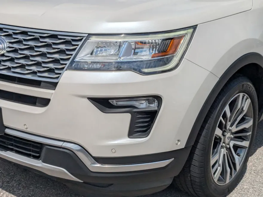 2018 Ford Explorer Platinum photo 1