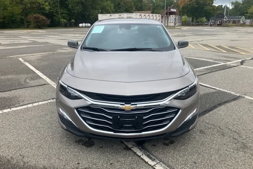 2023 Chevrolet Malibu photo 1