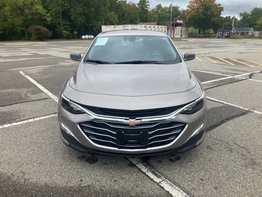 2023 Chevrolet Malibu photo 1