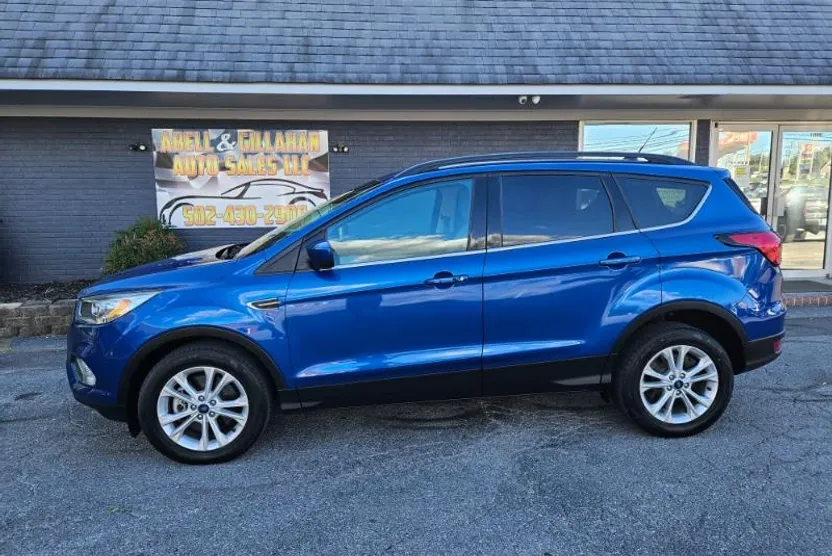 2019 Ford Escape SEL photo 1