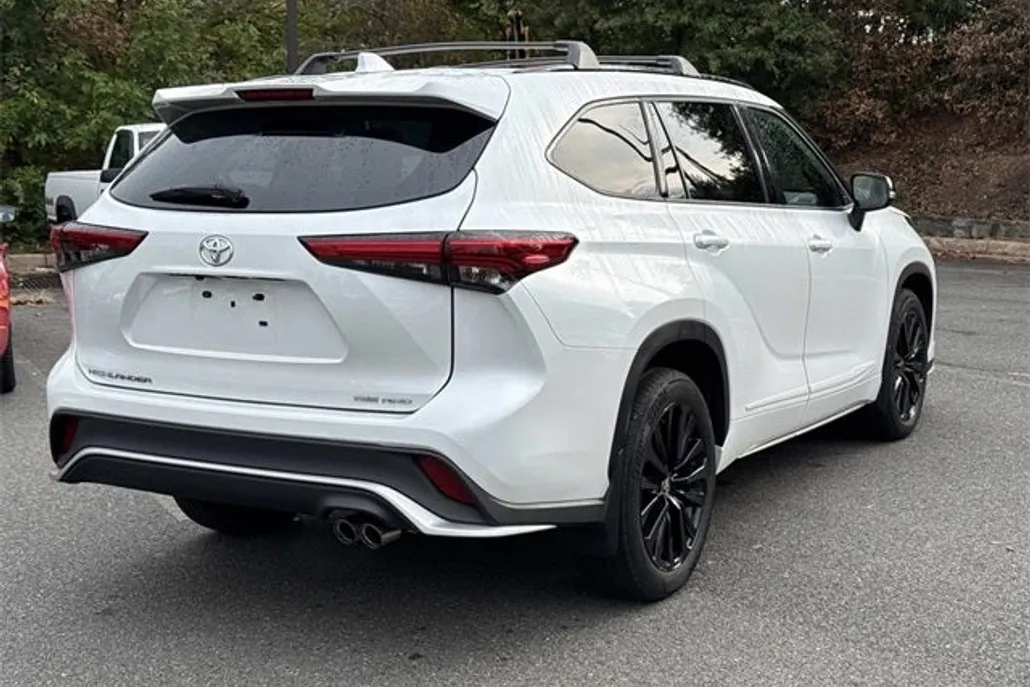 2023 Toyota Highlander XSE photo 1