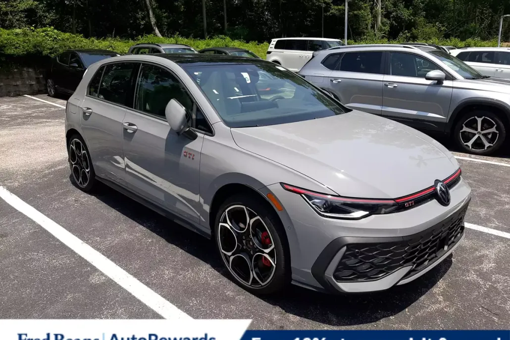 2025 Volkswagen Golf GTI Autobahn photo 1