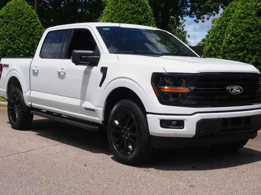 2025 Ford F-150 XLT photo 1
