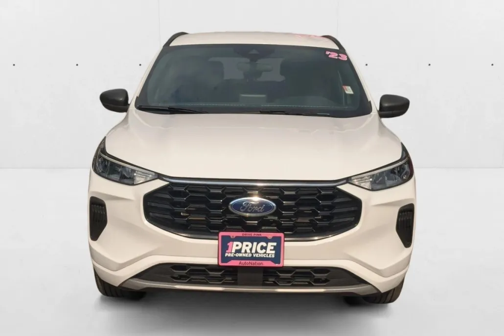 2023 Ford Escape ST-Line photo 1