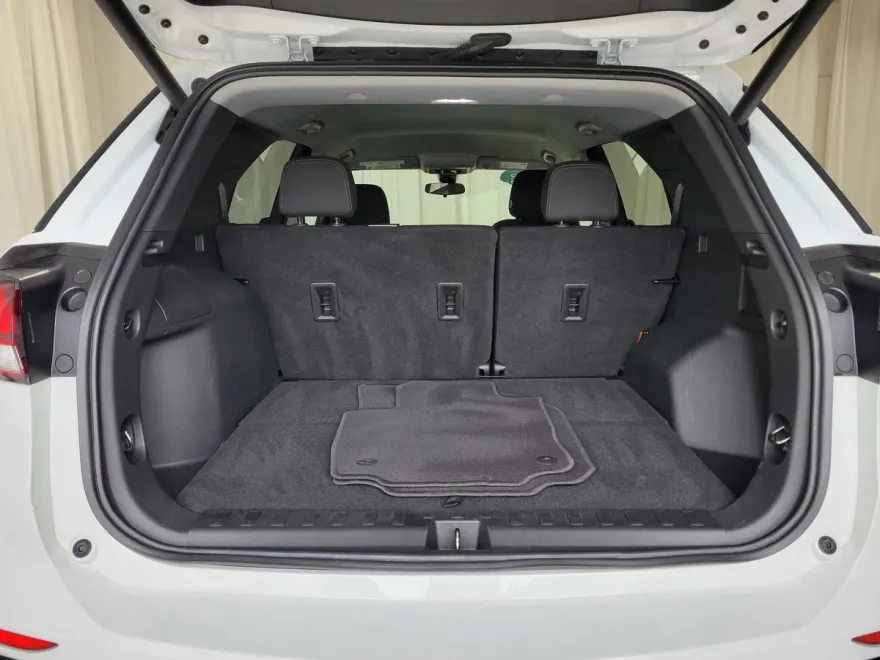 2022 Chevrolet Equinox LT photo 1