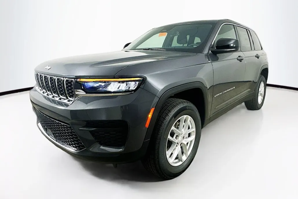 2025 Jeep Grand Cherokee Laredo X photo 1