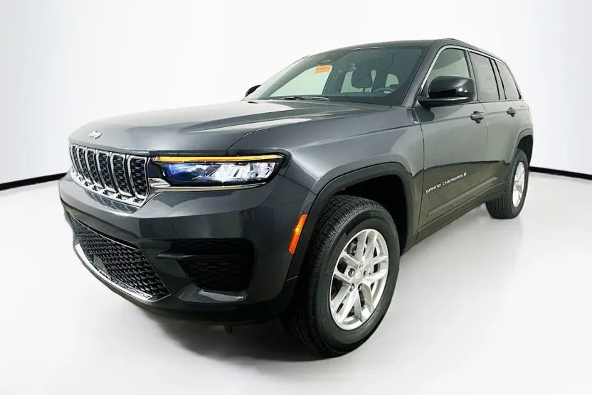 2025 Jeep Grand Cherokee Laredo X photo 1