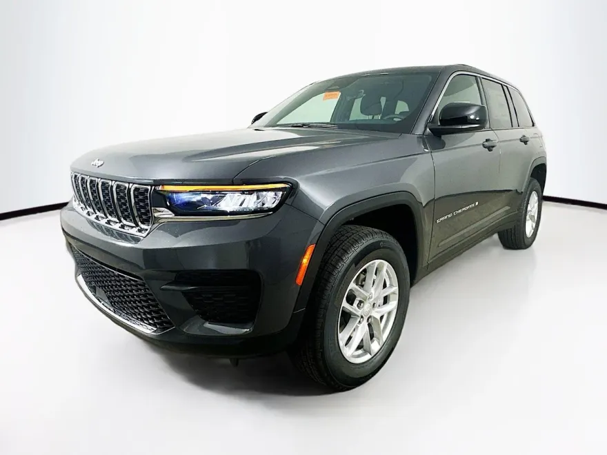 2025 Jeep Grand Cherokee Laredo X photo 1