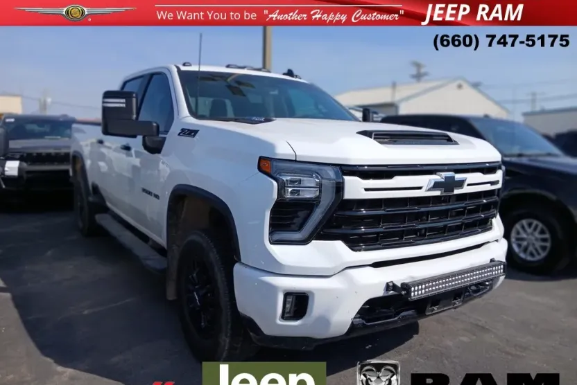 2024 Chevrolet Silverado LT photo 1
