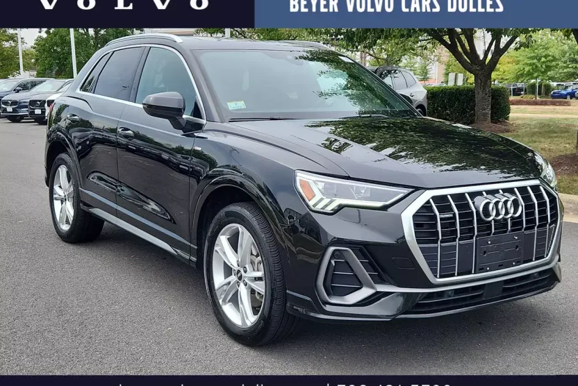 2022 Audi Q3 S line Premium Plus 45 TFSI photo 1