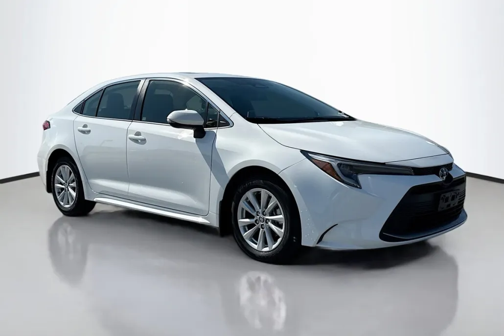 2024 Toyota Corolla Hybrid XLE photo 1
