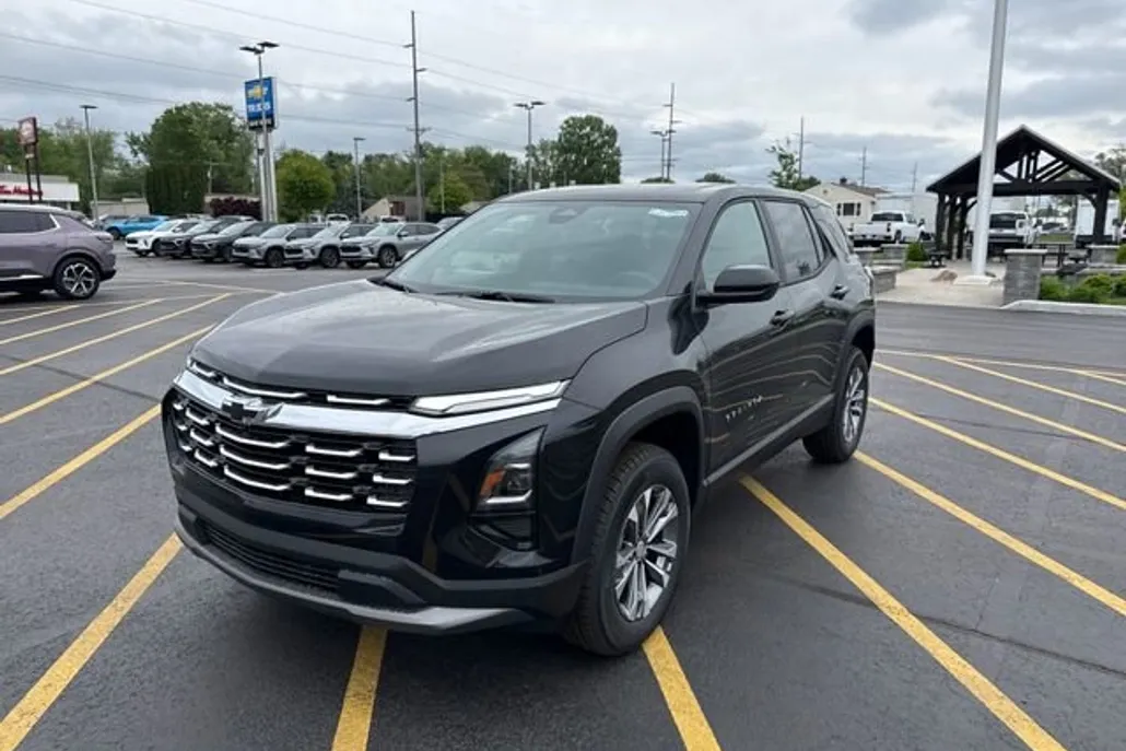 2026 Chevrolet Equinox LT photo 1
